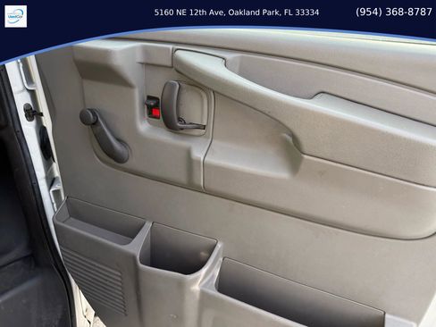 Used 2010 Chevrolet Express 2500 Extended image 24