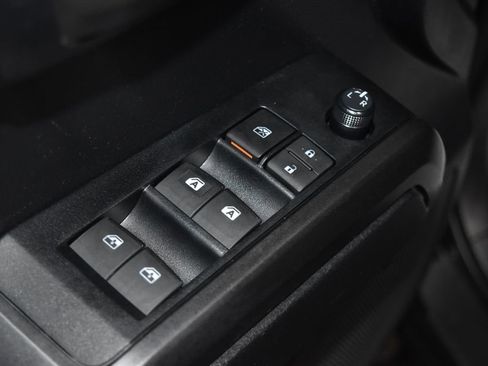 Used 2020 Toyota Tacoma TRD Off-Road image 5