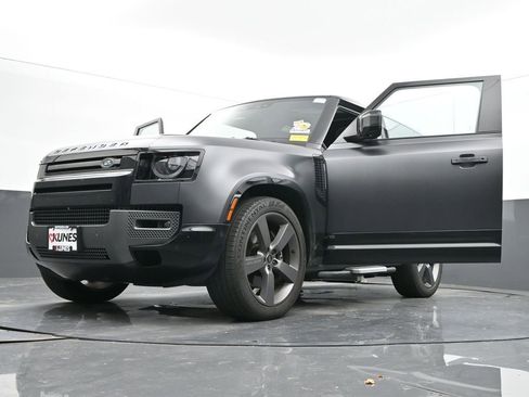 Used 2023 Land Rover Defender 90 V8 image 73