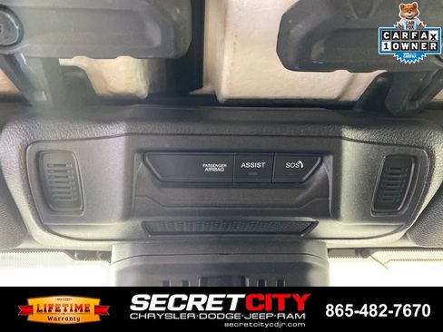 Used 2024 Jeep Wrangler Unlimited w/ Convenience Group AWD/4WD image 20