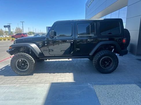 Used 2023 Jeep Wrangler Unlimited Sport AWD/4WD image 8