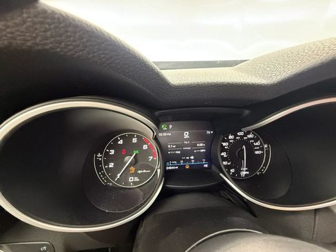Used 2023 Alfa Romeo Stelvio Veloce AWD/4WD image 59