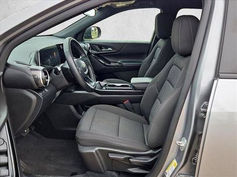 Used 2025 Chevrolet Equinox LT FWD image 16