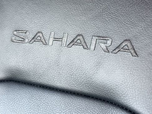 Used 2022 Jeep Wrangler Unlimited Sahara w/ Cold Weather Group AWD/4WD image 22