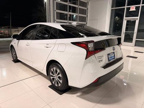 Used 2020 Toyota Prius LE image 5