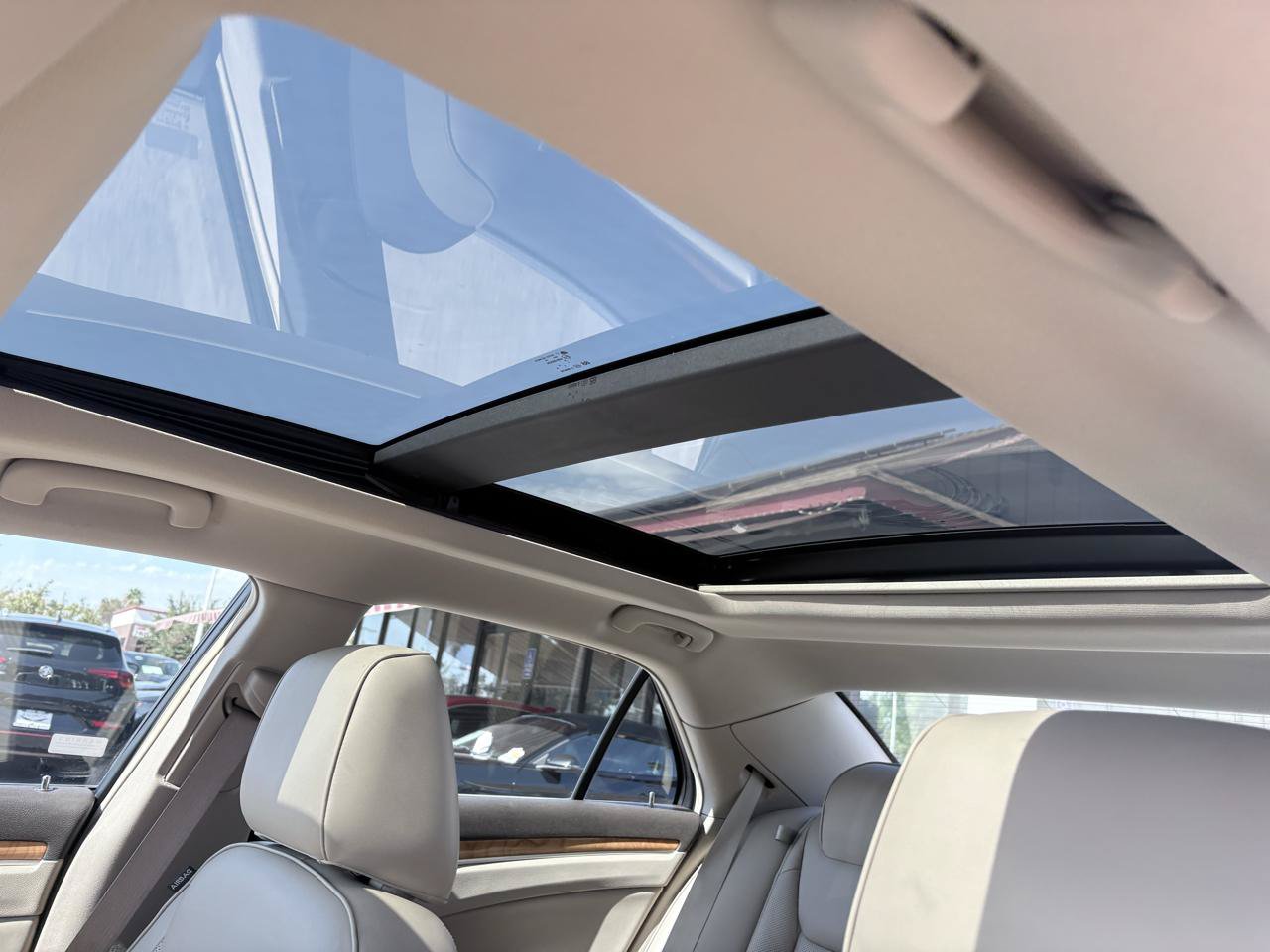 Used 2014 Chrysler 300 C w/ Harman/Kardon Audio Group RWD image 9
