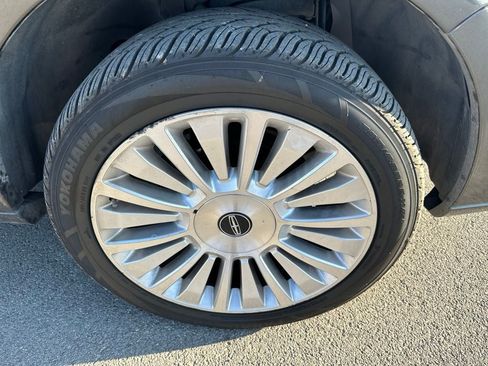 Used 2016 Lincoln Navigator Select AWD/4WD image 4