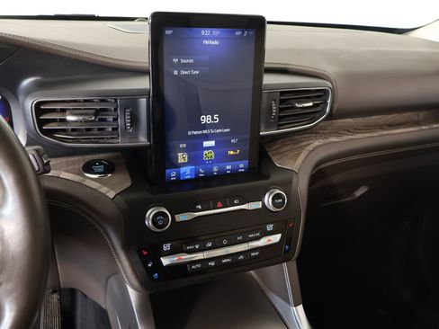 Used 2020 Ford Explorer Platinum w/ Premium Technology Package image 5