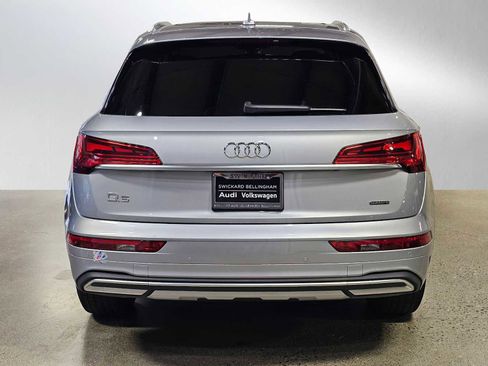 Used 2023 Audi Q5 2.0T Premium w/ Convenience Package image 6