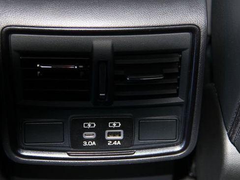 Certified 2025 Subaru Forester Limited image 31