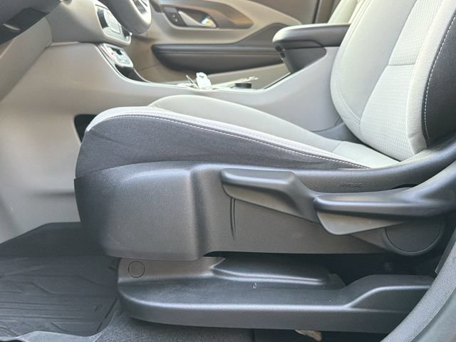 Used 2022 GMC Terrain SLE FWD image 21