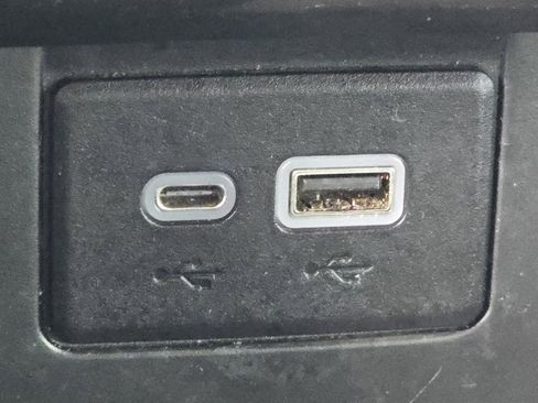 Used 2023 GMC Yukon SLE image 5