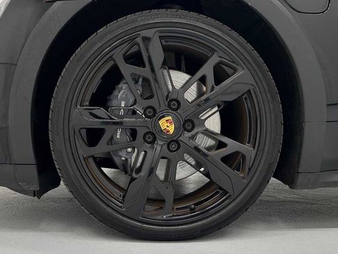 Used 2024 Porsche Taycan 4 Cross Turismo image 9