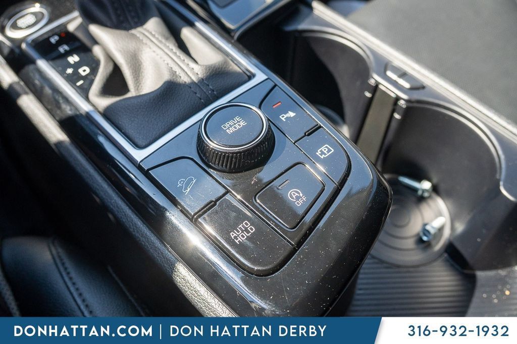 Used 2025 Kia Sportage EX FWD image 13
