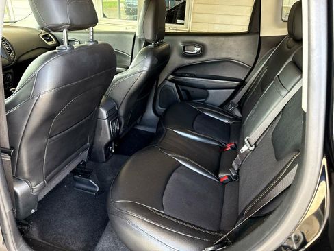 Used 2019 Jeep Compass Latitude image 18