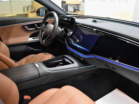 Used 2026 Mercedes-Benz E 350 4MATIC Sedan image 21