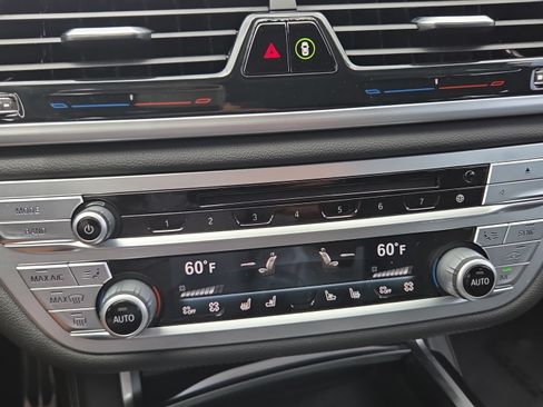 Used 2020 BMW 740i w/ M Sport Package RWD image 31