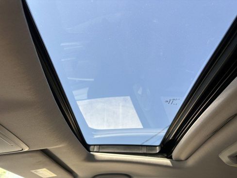 Used 2016 Honda Pilot Touring image 26