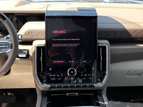 New 2026 GMC Yukon Denali w/ Advanced Technology Package AWD/4WD image 28