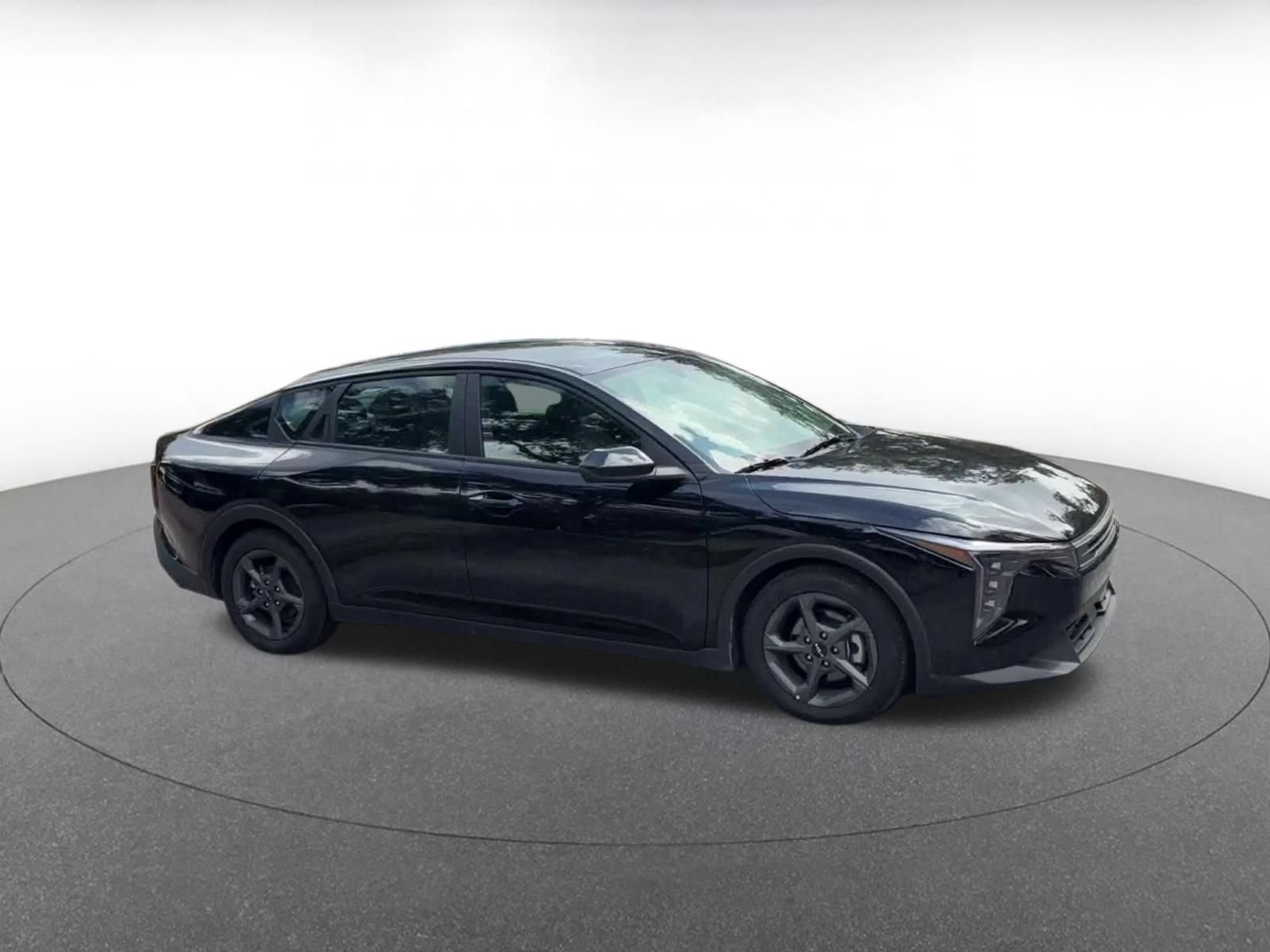 Used 2025 Kia K4 FWD image 2