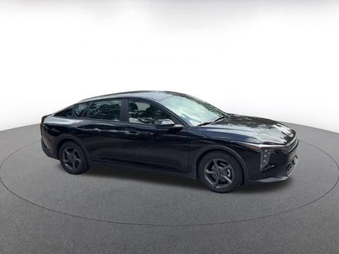 Used 2025 Kia K4 FWD image 2
