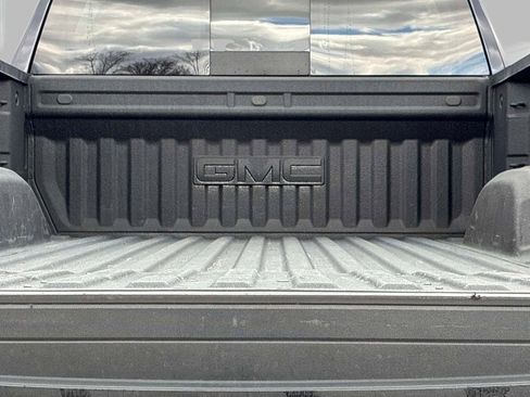 Used 2022 GMC Sierra 1500 SLT w/ SLT Premium Plus Package AWD/4WD image 12
