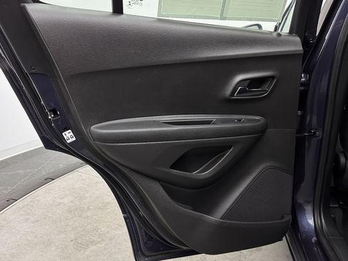 Used 2018 Chevrolet Trax LS image 22