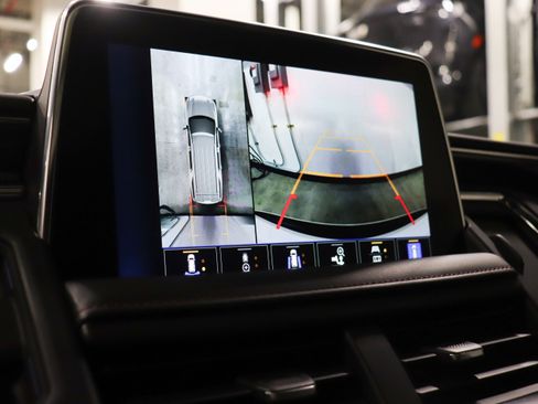 Used 2022 Chevrolet Tahoe RST w/ Sport Performance Package image 38