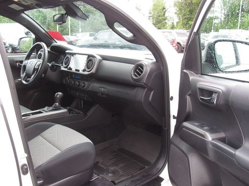 Certified 2023 Toyota Tacoma TRD Off-Road w/ Black Out Package (TMS) AWD/4WD image 21