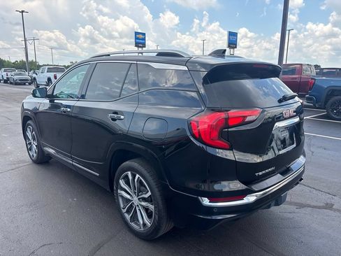 Used 2020 GMC Terrain Denali w/ Denali Premium Package FWD image 3