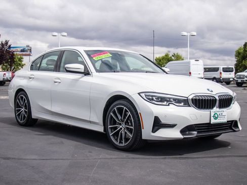 Used 2022 BMW 330i xDrive Sedan w/ Driving Assistance Package AWD/4WD image 1