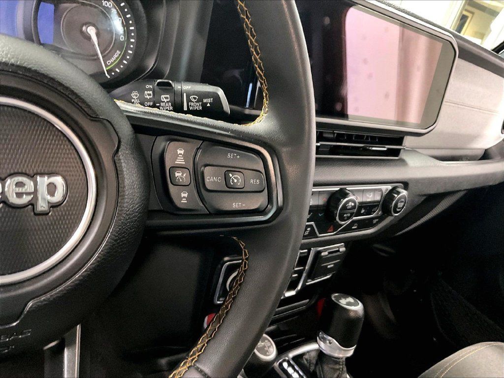 Used 2024 Jeep Wrangler Unlimited AWD/4WD image 24