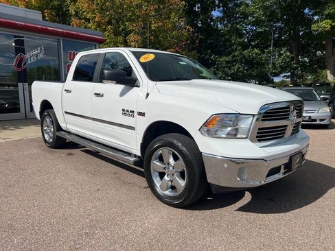 Used 2017 RAM 1500 Big Horn AWD/4WD image 2