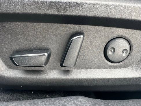 Used 2025 Mitsubishi Outlander SE image 19