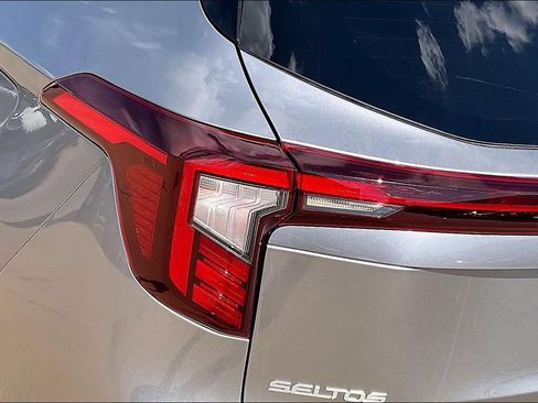 Used 2024 Kia Seltos SX AWD/4WD image 29
