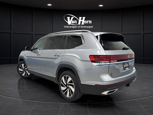 Used 2024 Volkswagen Atlas SEL AWD/4WD image 5
