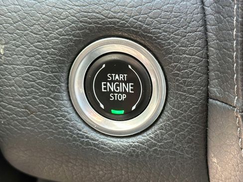 Used 2022 GMC Yukon Denali w/ Denali Ultimate Package AWD/4WD image 29