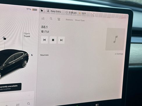 Used 2018 Tesla Model 3 Long Range image 19