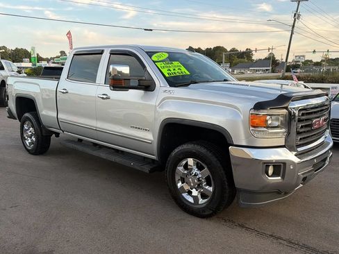 Used 2015 GMC Sierra 2500 SLT w/ Duramax Plus Package AWD/4WD image 7
