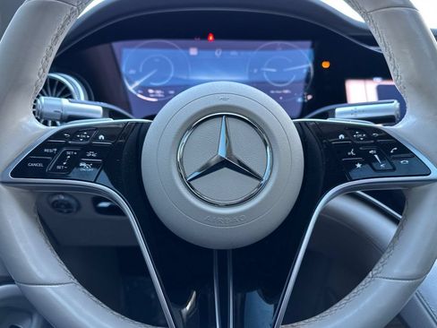 Used 2022 Mercedes-Benz EQS 580 4MATIC Sedan image 24