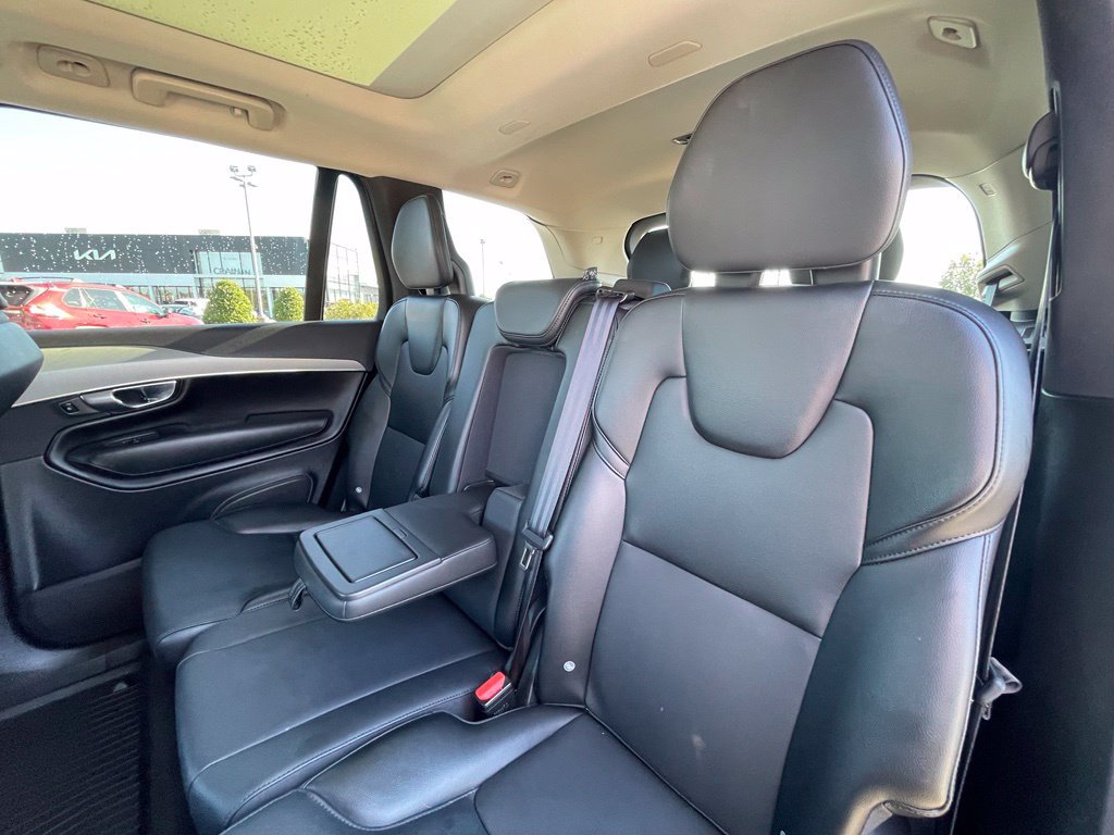 Used 2022 Volvo XC90 T5 Momentum AWD/4WD image 25