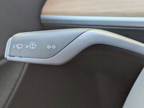 Used 2020 Tesla Model Y Performance image 15