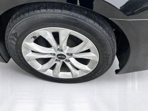 Used 2013 Hyundai Genesis 3.8 RWD image 29