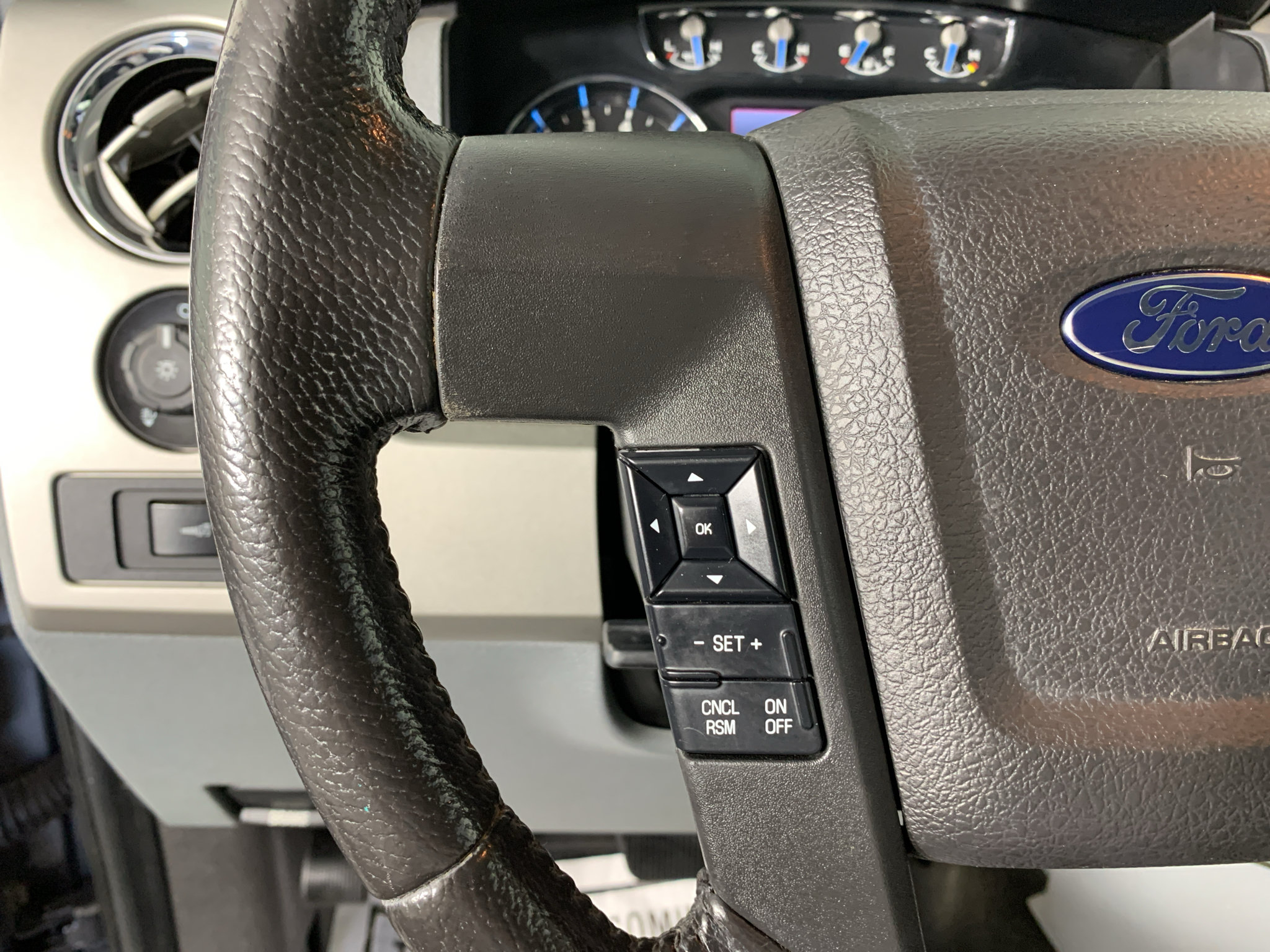 Used 2014 Ford F150 Lariat w/ Equipment Group 502A Luxury AWD/4WD image 16