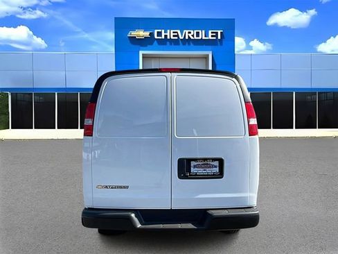 New 2026 Chevrolet Express 2500 w/ Driver Convenience Package image 4