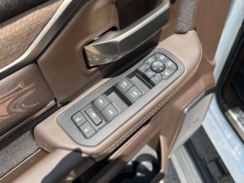 New 2025 RAM 2500 Limited image 19