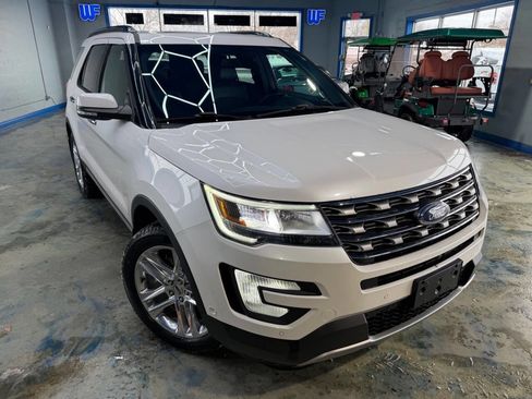 Used 2017 Ford Explorer Limited w/ Equipment Group 301A image 4
