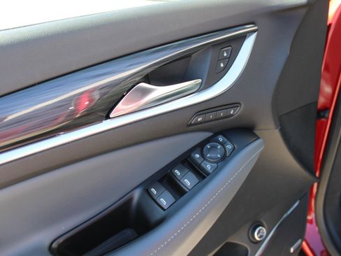 Used 2024 Buick Enclave Premium image 11