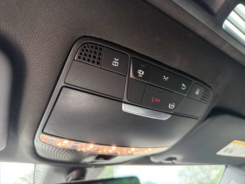 Used 2021 Mercedes-Benz C 300 Sedan image 31