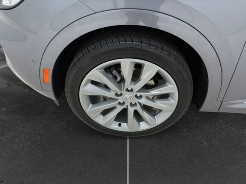 Used 2022 Buick Envision Avenir w/ Technology Package II AWD/4WD image 9
